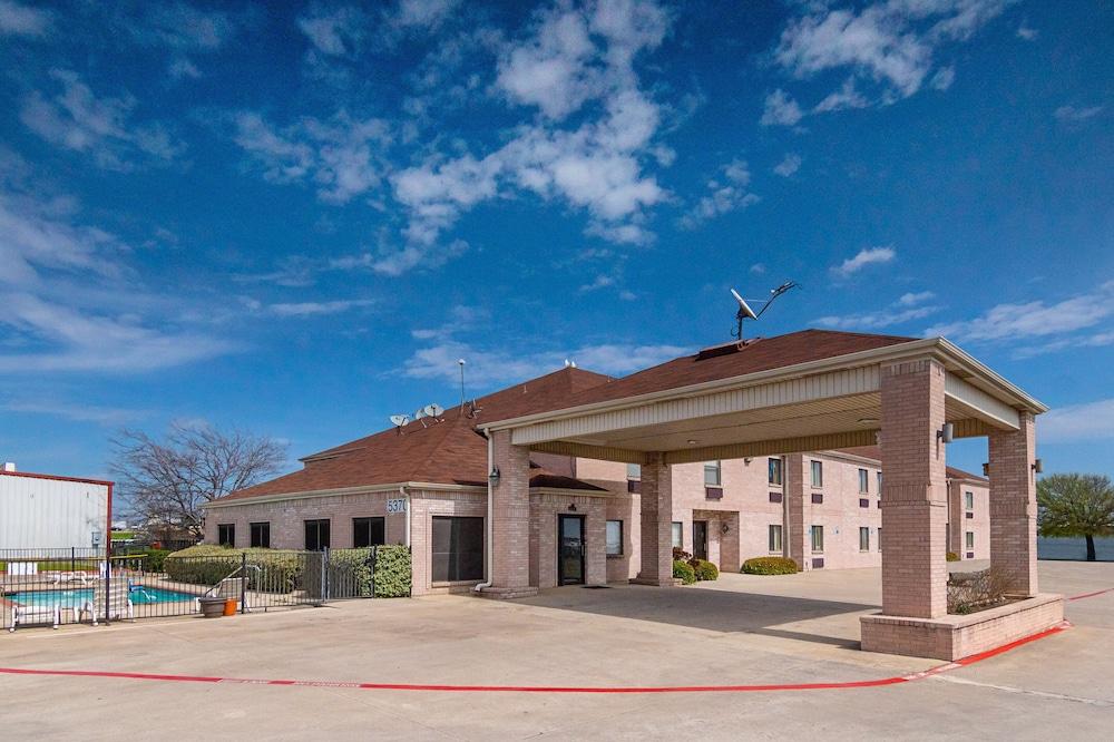 Red Roof Inn Fort Worth - Saginaw Εξωτερικό φωτογραφία