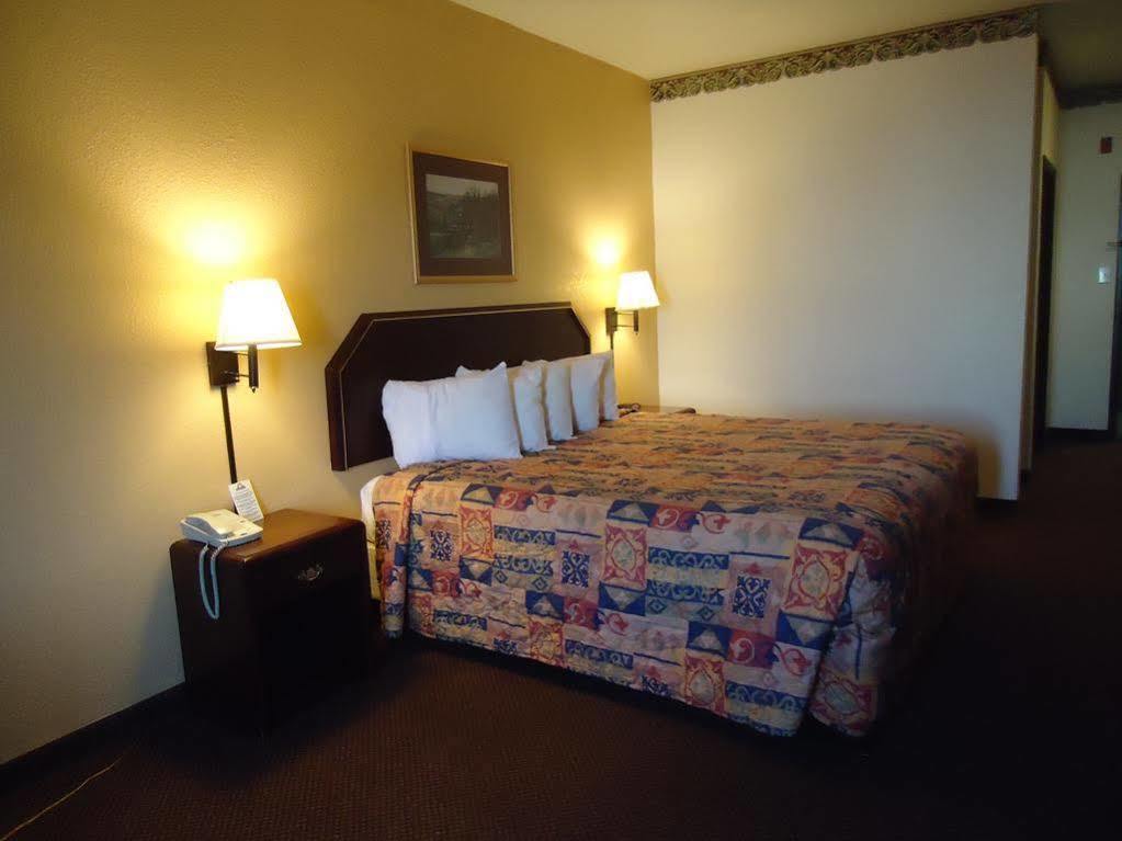 Red Roof Inn Fort Worth - Saginaw Εξωτερικό φωτογραφία