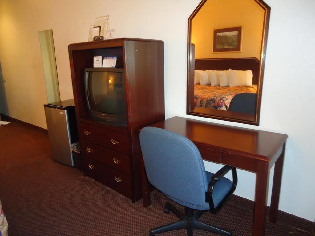 Red Roof Inn Fort Worth - Saginaw Εξωτερικό φωτογραφία